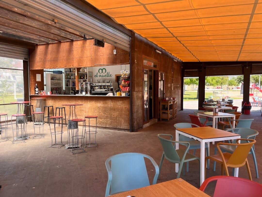 dog_inquieta_restaurantes_el_muelle_del_guadiana